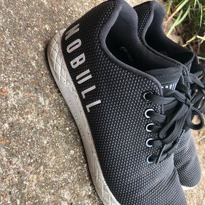 No Bull size 8 shoes